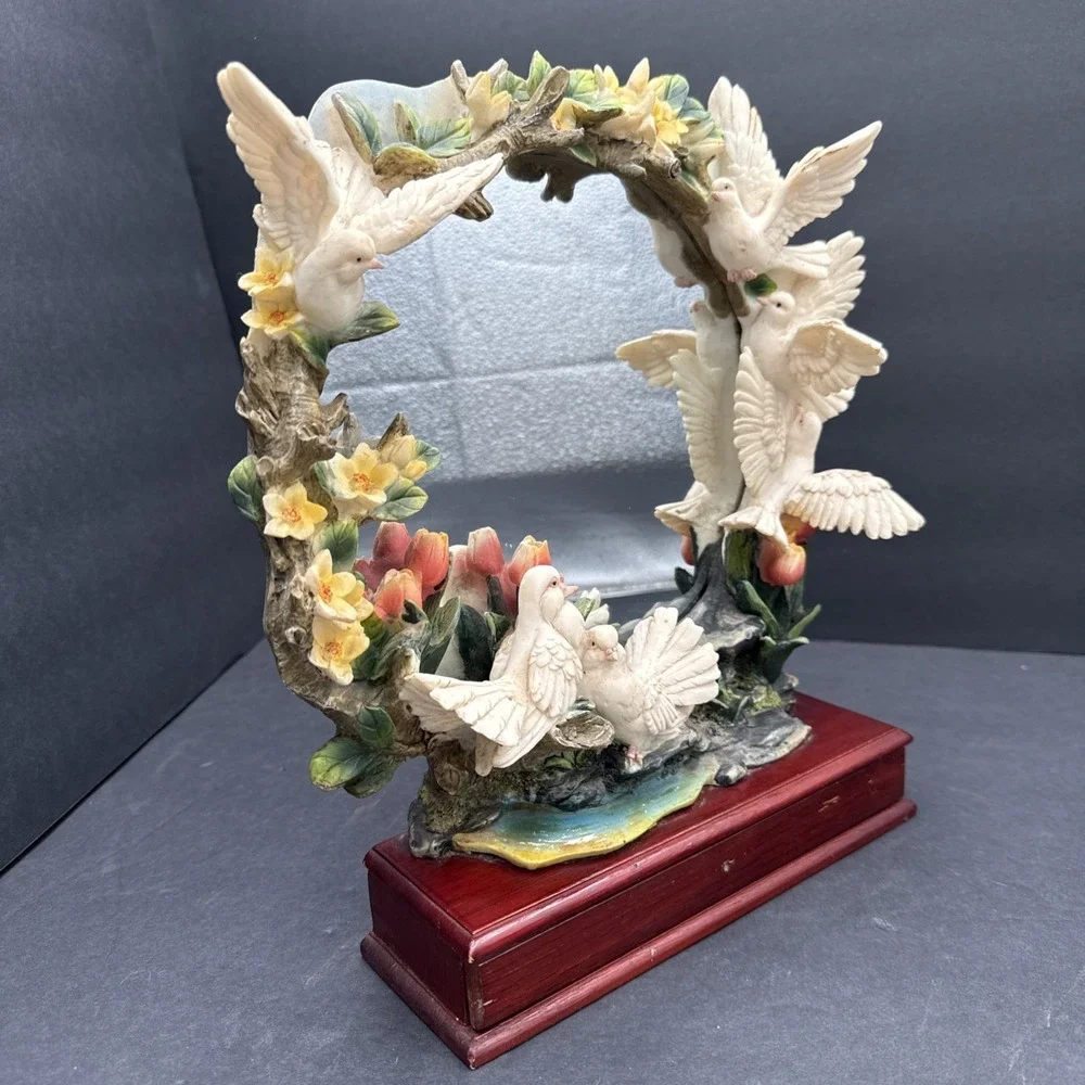 Vintage White‎ Doves & Flowers Porcelain Figurine Mirror Woodland Birds Vanity